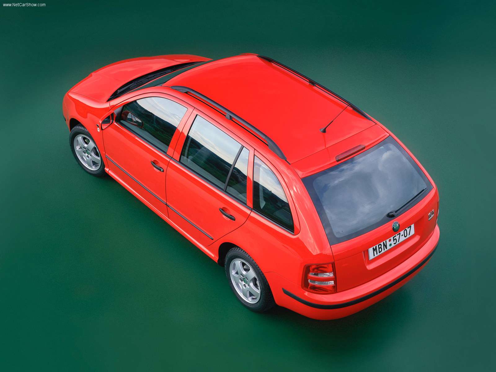 skoda-fabia_combi_2000_1600x1200_wallpaper_12