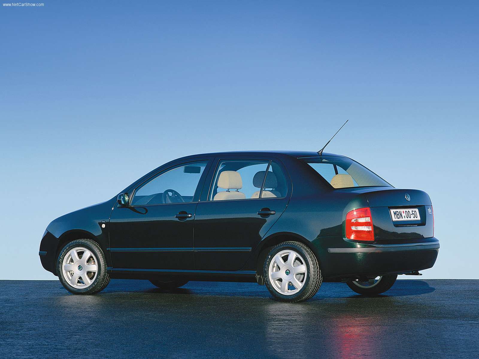 skoda-fabia_sedan_2001_1600x1200_wallpaper_06