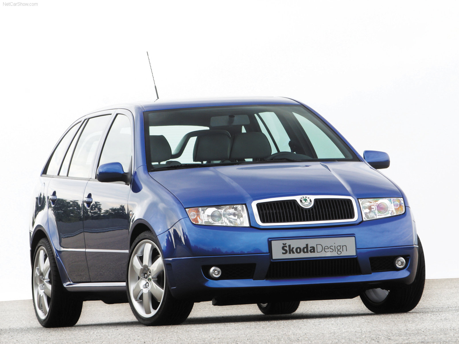 skoda-fabia_paris_concept_2002_1600x1200_wallpaper_01