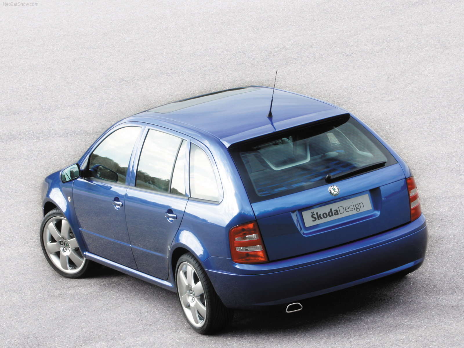 skoda-fabia_paris_concept_2002_1600x1200_wallpaper_04