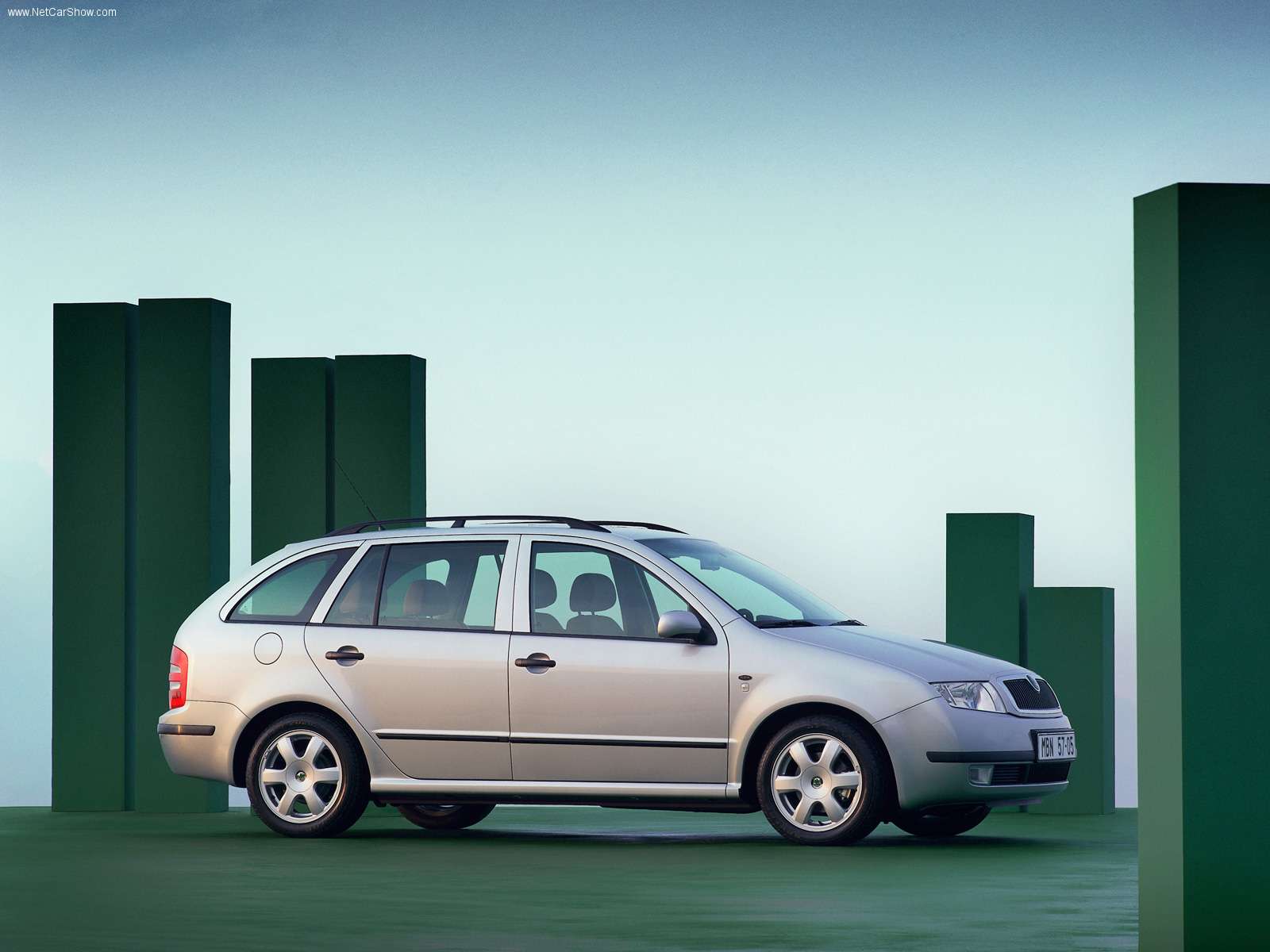 skoda-fabia_combi_2000_1600x1200_wallpaper_0a