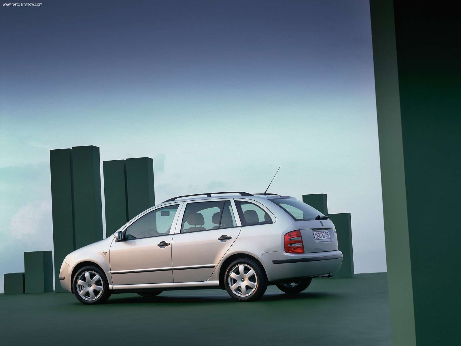 skoda-fabia_combi_2000_1600x1200_wallpaper_0d