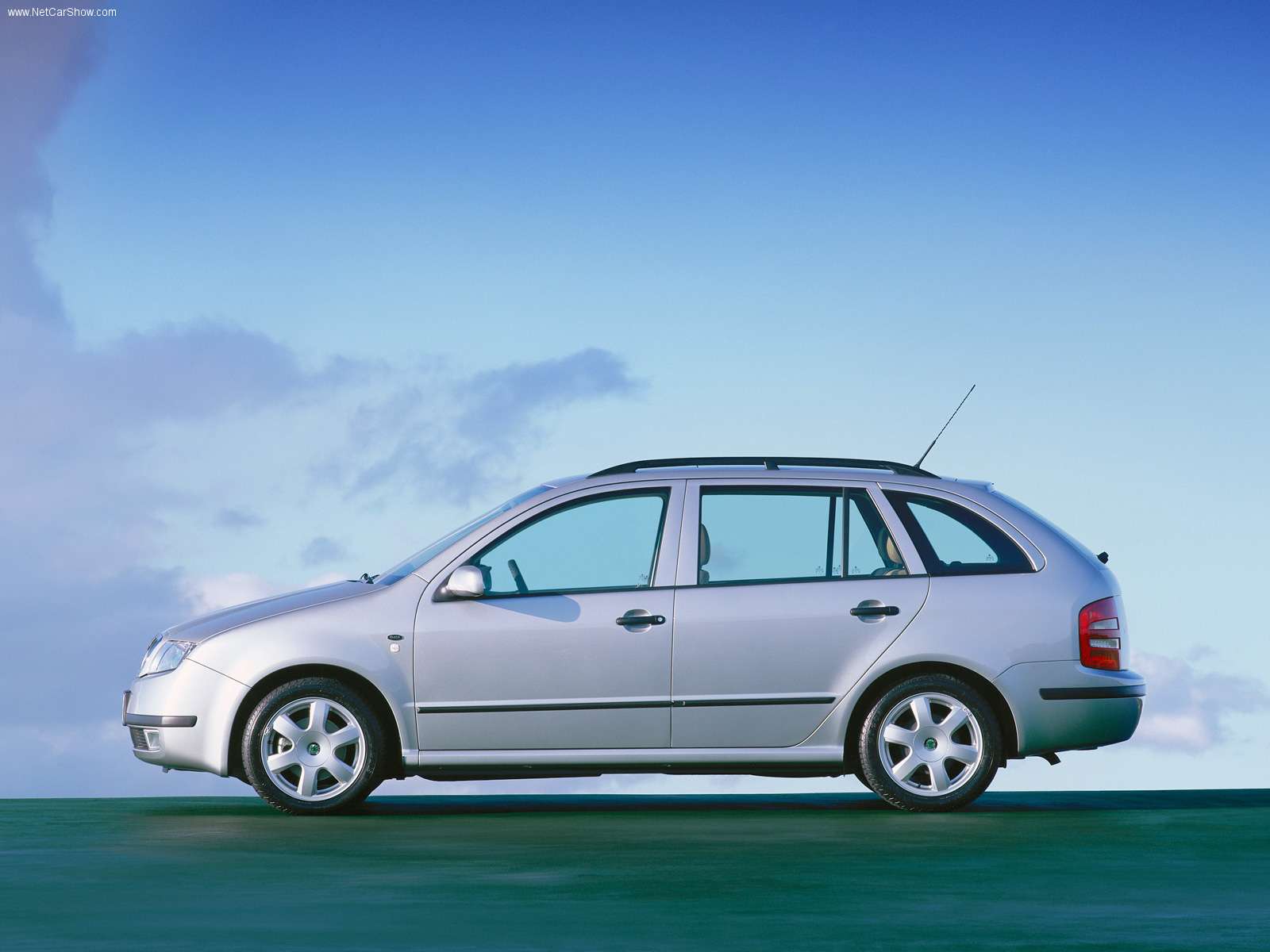 skoda-fabia_combi_2000_1600x1200_wallpaper_0f