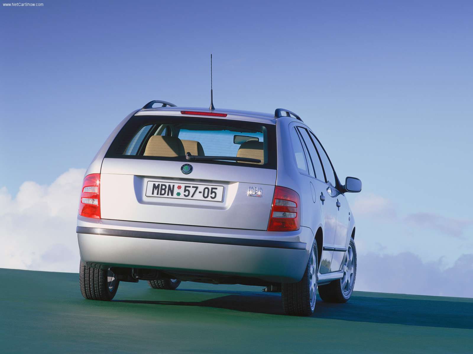 skoda-fabia_combi_2000_1600x1200_wallpaper_1a