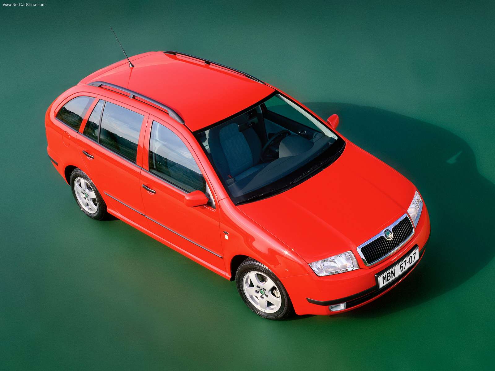 skoda-fabia_combi_2000_1600x1200_wallpaper_08