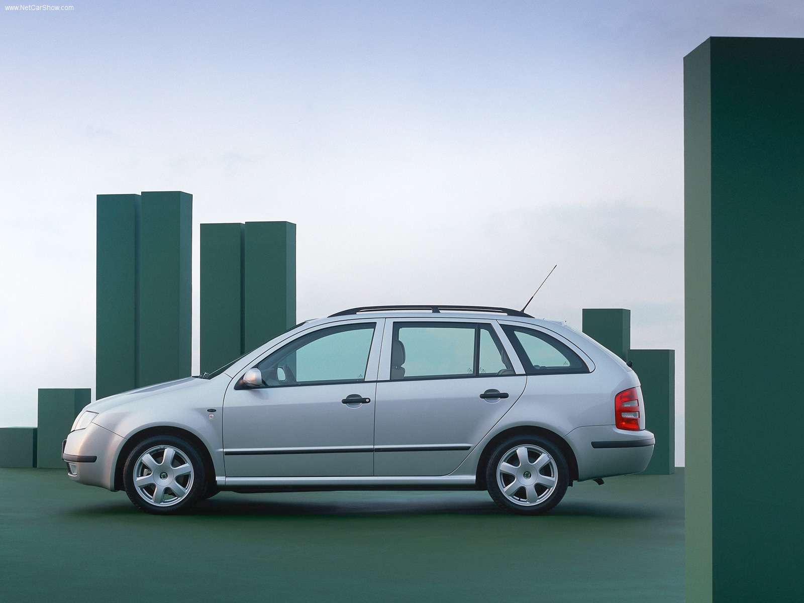 skoda-fabia_combi_2000_1600x1200_wallpaper_09